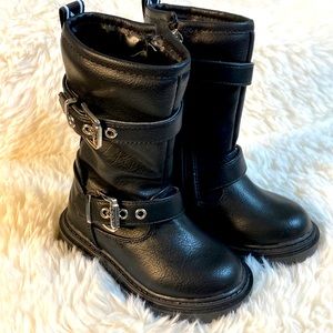 New with no tags girls DKNY boots black chunky sole with zipper sizes 6,7 and 8